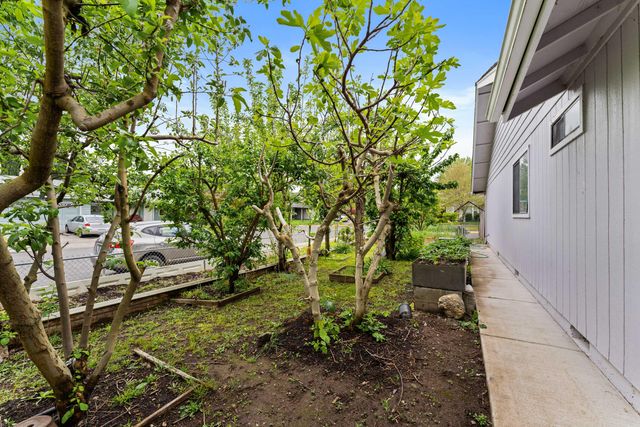 2701 Salmon Circle, Grants Pass, OR 97527