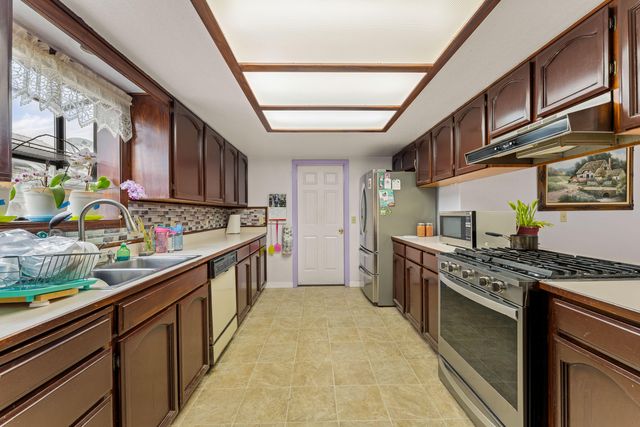 2701 Salmon Circle, Grants Pass, OR 97527