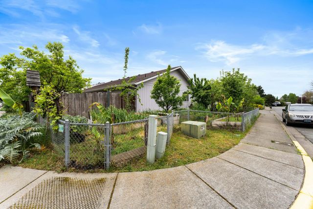 2701 Salmon Circle, Grants Pass, OR 97527