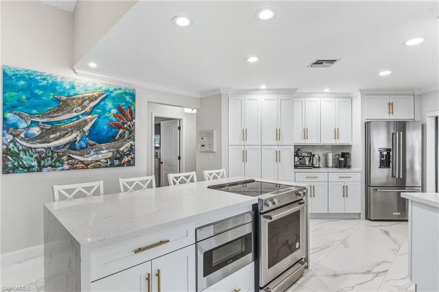 2318 SE 27th ST, Cape Coral, FL 33904