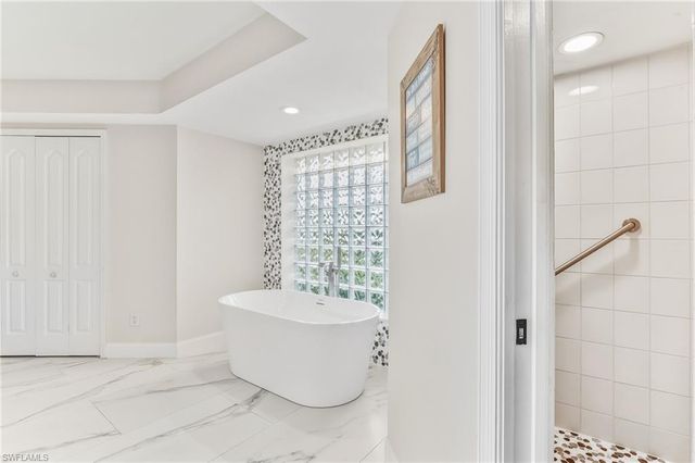 2318 SE 27th ST, Cape Coral, FL 33904