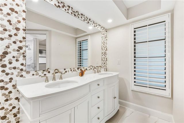 2318 SE 27th ST, Cape Coral, FL 33904
