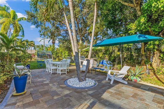 2318 SE 27th ST, Cape Coral, FL 33904