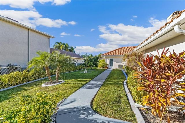 2318 SE 27th ST, Cape Coral, FL 33904