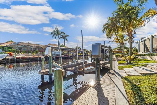 2318 SE 27th ST, Cape Coral, FL 33904