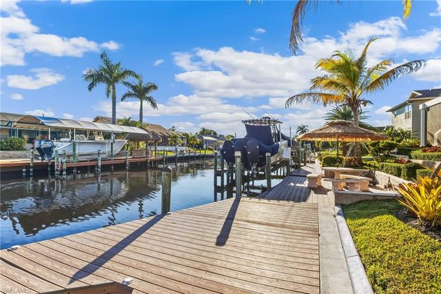 2318 SE 27th ST, Cape Coral, FL 33904