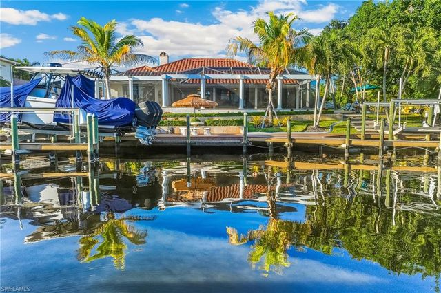 2318 SE 27th ST, Cape Coral, FL 33904