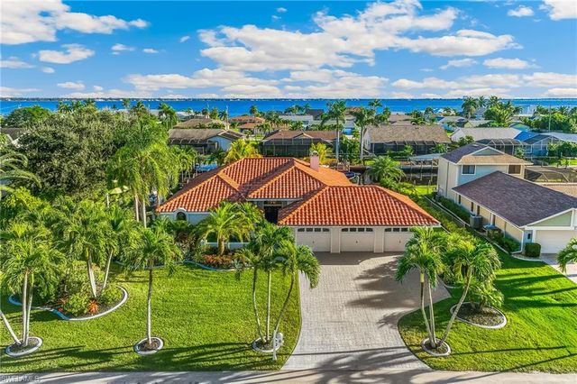 2318 SE 27th ST, Cape Coral, FL 33904