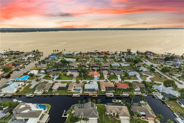 2318 SE 27th ST, Cape Coral, FL 33904