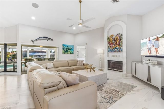 2318 SE 27th ST, Cape Coral, FL 33904
