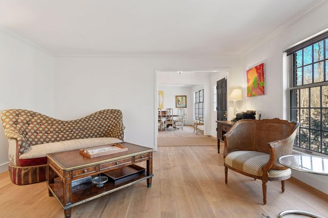 425 Ferndale Road N, Wayzata, MN 55391