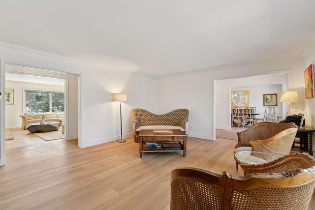 425 Ferndale Road N, Wayzata, MN 55391