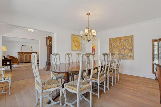 425 Ferndale Road N, Wayzata, MN 55391