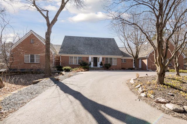 425 Ferndale Road N, Wayzata, MN 55391