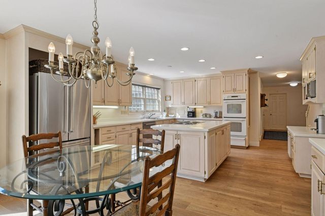 425 Ferndale Road N, Wayzata, MN 55391