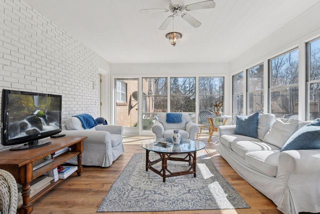 425 Ferndale Road N, Wayzata, MN 55391