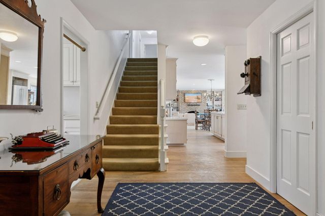 425 Ferndale Road N, Wayzata, MN 55391