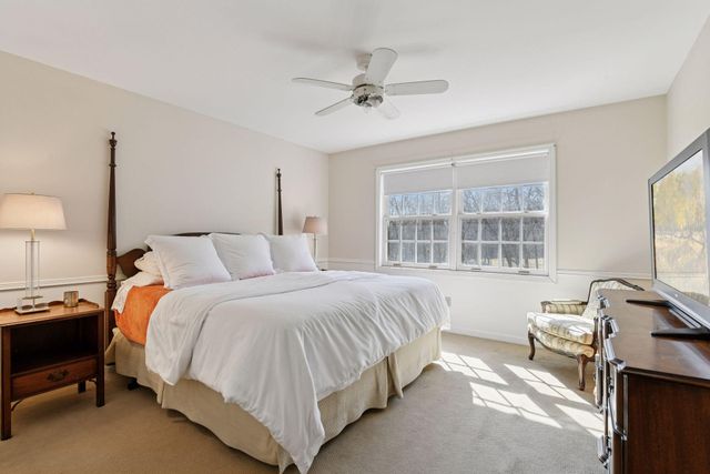 425 Ferndale Road N, Wayzata, MN 55391