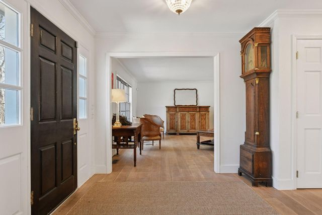 425 Ferndale Road N, Wayzata, MN 55391