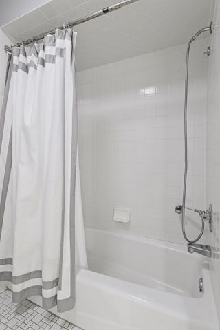 425 Ferndale Road N, Wayzata, MN 55391