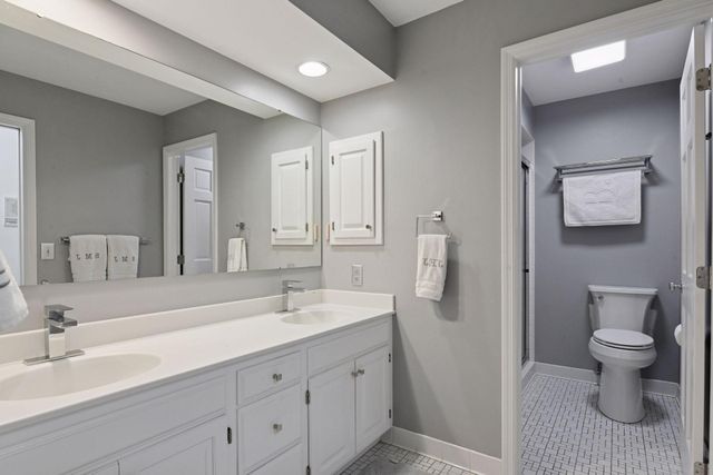 425 Ferndale Road N, Wayzata, MN 55391