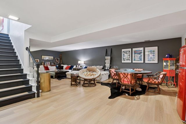 425 Ferndale Road N, Wayzata, MN 55391