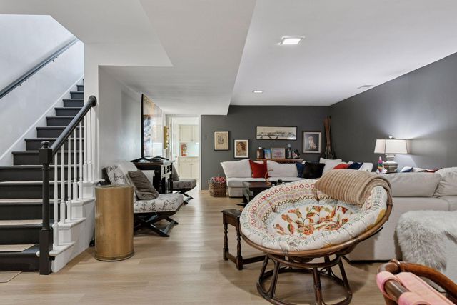 425 Ferndale Road N, Wayzata, MN 55391