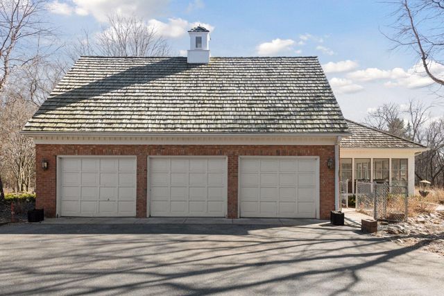 425 Ferndale Road N, Wayzata, MN 55391