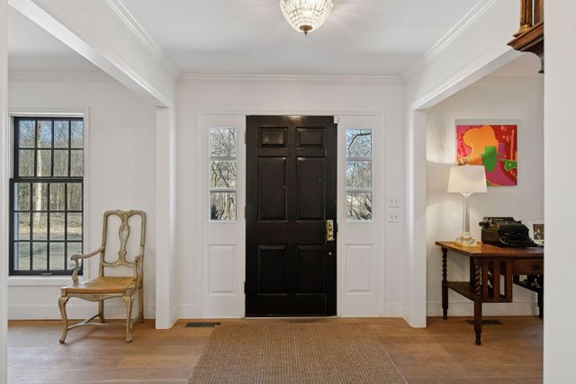 425 Ferndale Road N, Wayzata, MN 55391