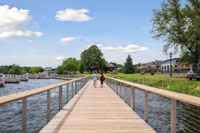 425 Ferndale Road N, Wayzata, MN 55391