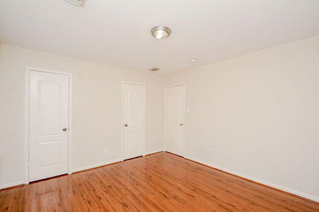 8402 Brickhaven Lane, Houston, TX 77083