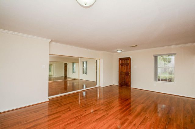 8402 Brickhaven Lane, Houston, TX 77083