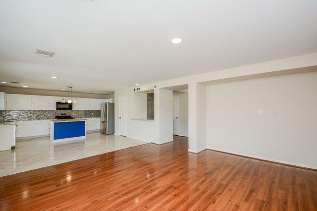 8402 Brickhaven Lane, Houston, TX 77083