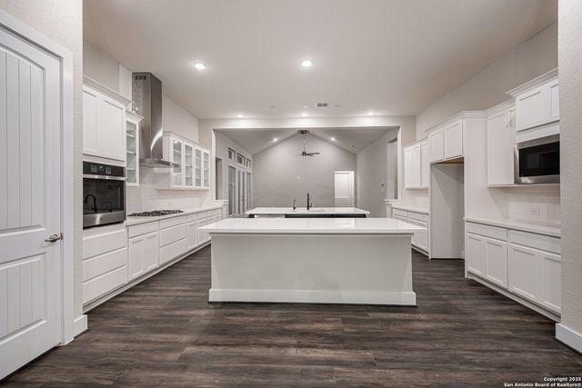 229 Raven Road, Castroville, TX 78009