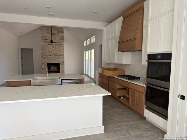 229 Raven Road, Castroville, TX 78009