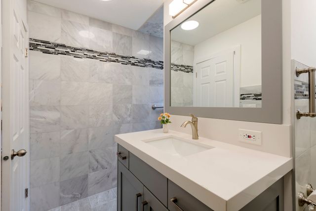 2467 E EMERSON AVE, Salt Lake City, UT 84108
