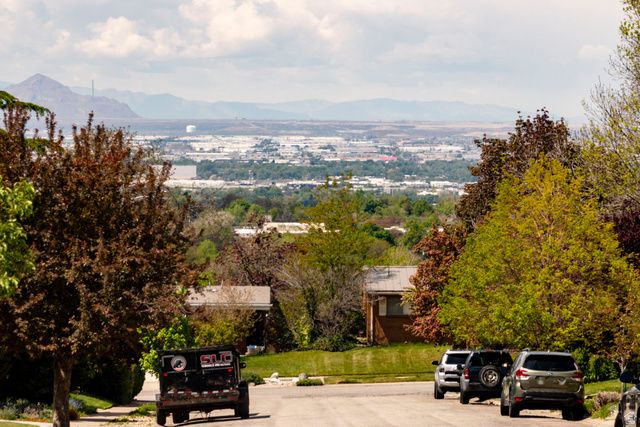 2467 E EMERSON AVE, Salt Lake City, UT 84108