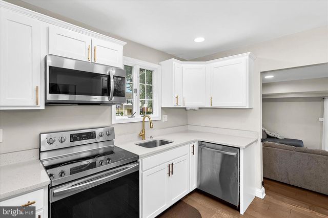 325 DOUBLE EAGLE DR, Linthicum Heights, MD 21090