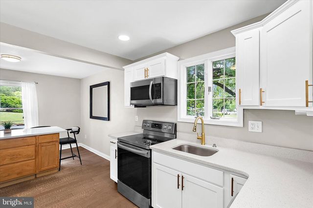 325 DOUBLE EAGLE DR, Linthicum Heights, MD 21090
