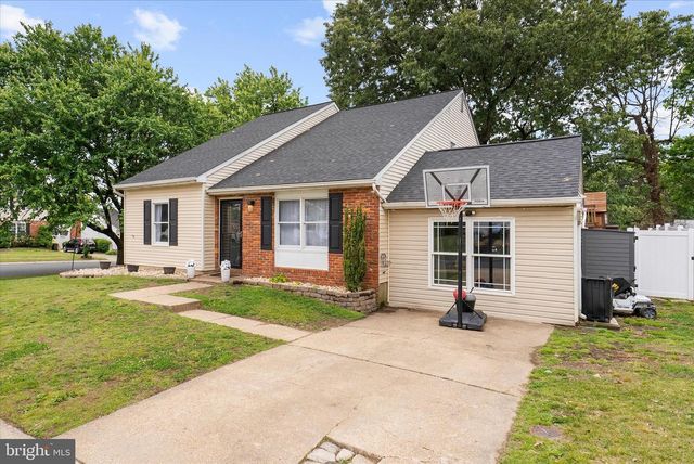 325 DOUBLE EAGLE DR, Linthicum Heights, MD 21090
