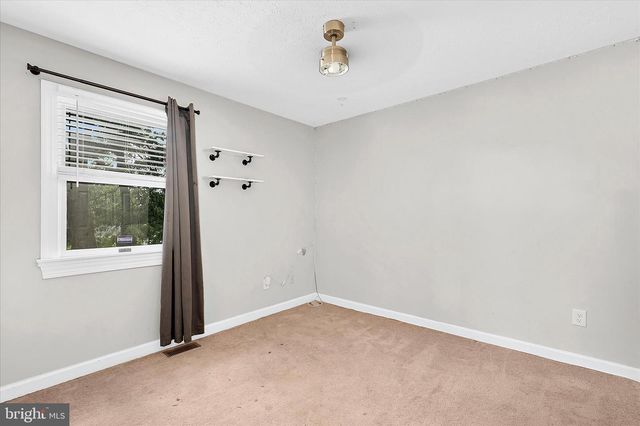 325 DOUBLE EAGLE DR, Linthicum Heights, MD 21090
