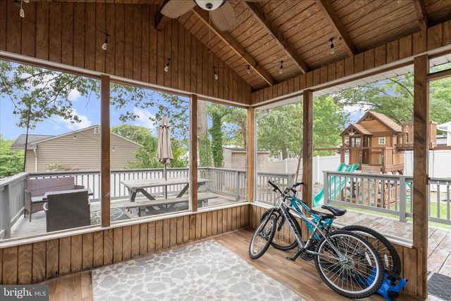 325 DOUBLE EAGLE DR, Linthicum Heights, MD 21090
