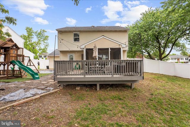 325 DOUBLE EAGLE DR, Linthicum Heights, MD 21090