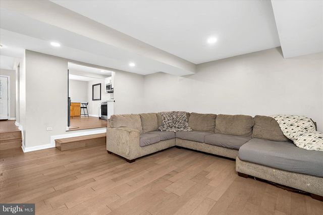 325 DOUBLE EAGLE DR, Linthicum Heights, MD 21090