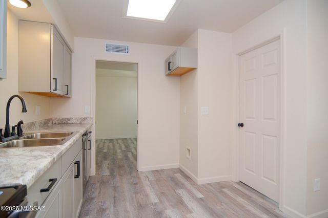 793 S Ciudad Circle, Tucson, AZ 85710