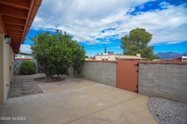 793 S Ciudad Circle, Tucson, AZ 85710