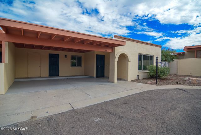 793 S Ciudad Circle, Tucson, AZ 85710