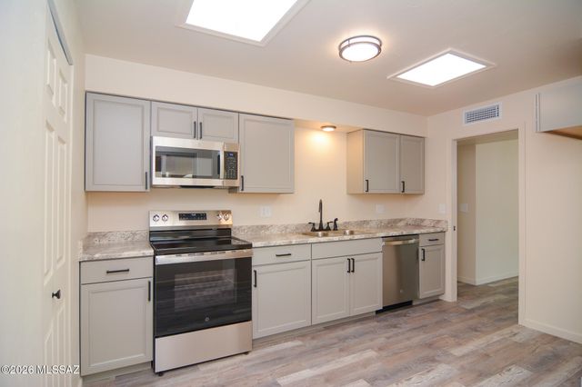 793 S Ciudad Circle, Tucson, AZ 85710