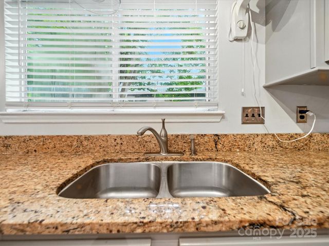3844 Sweetgrass Lane, Charlotte, NC 28226