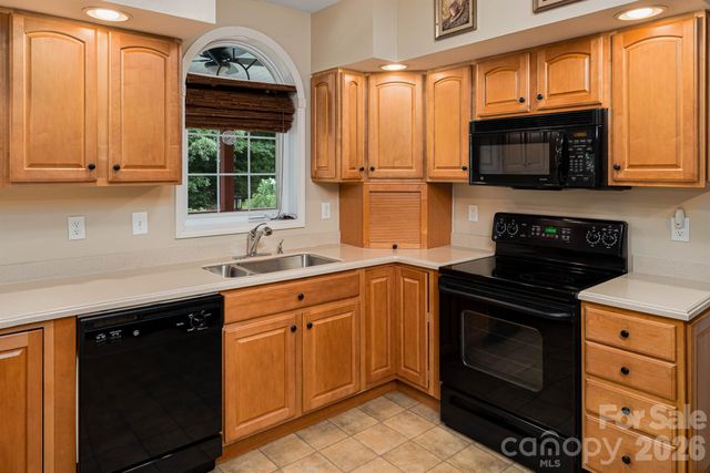1697 Windswept Ridge, Marshall, NC 28753
